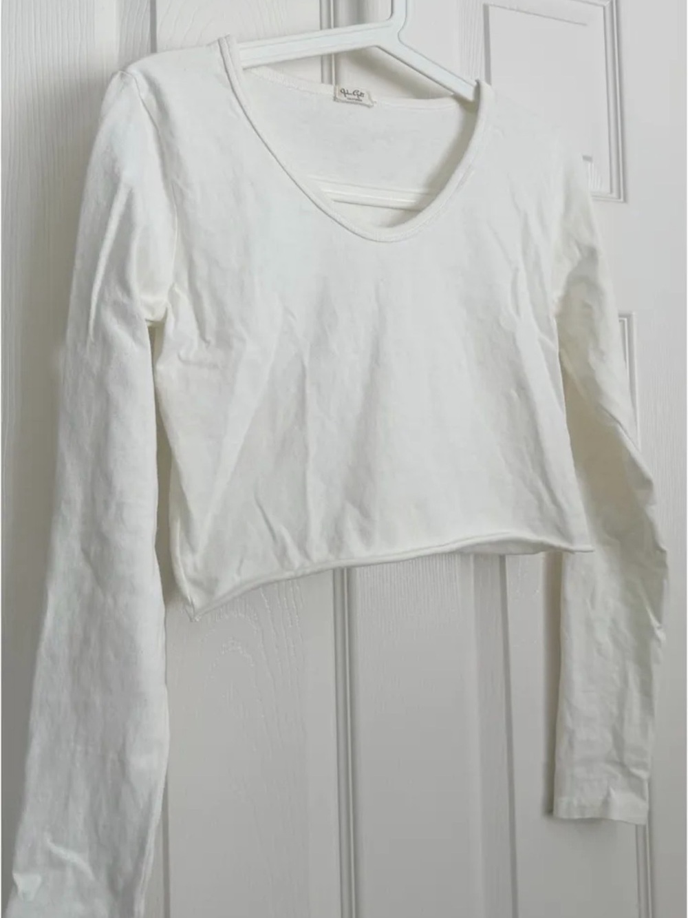 Brandy Melville White Long-Sleeve Cropped Top - Women's